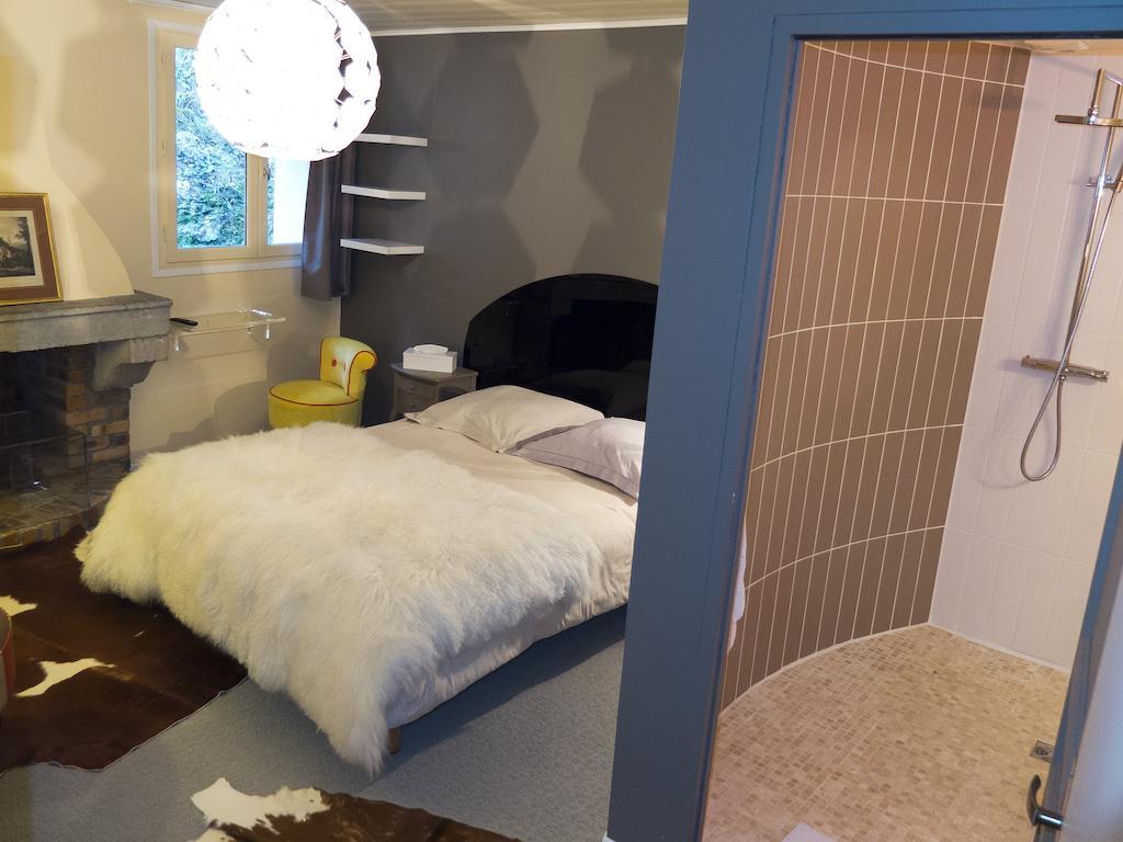 Hotel Au Fil De L'Eau - La Malate Besancon Room photo